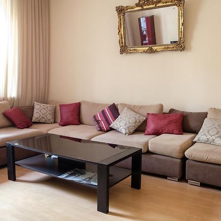 Apartment On Hanrapetutyan Street Yerevan Bagian luar foto