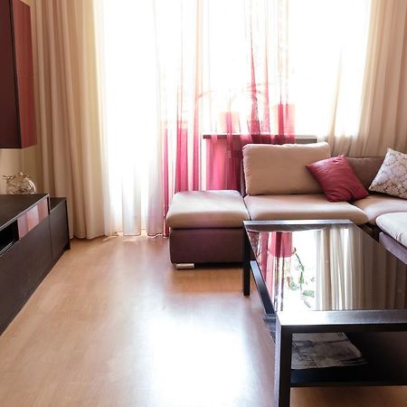Apartment On Hanrapetutyan Street Yerevan Bagian luar foto