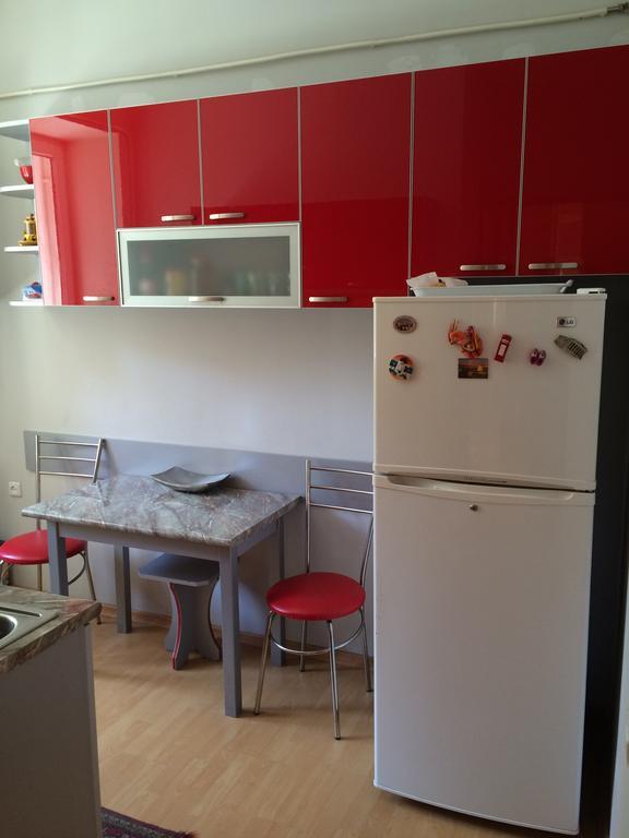 Apartment On Hanrapetutyan Street Yerevan Bagian luar foto