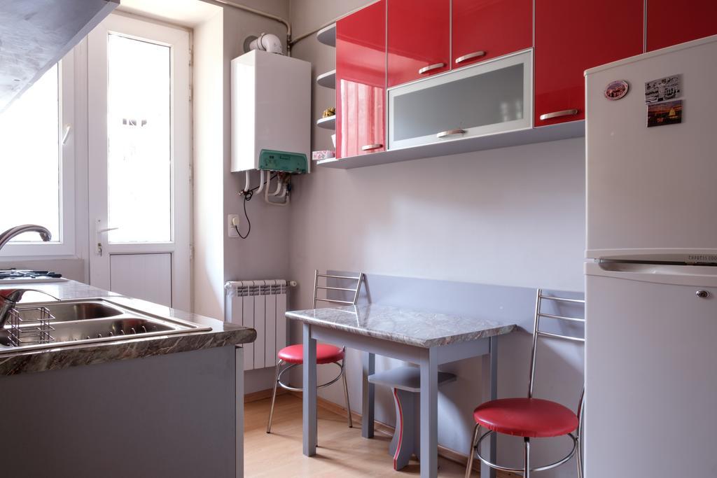 Apartment On Hanrapetutyan Street Yerevan Bagian luar foto